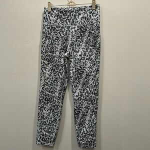 Balance Collection. Size L. Leggings. Black, white, gray and light blue.